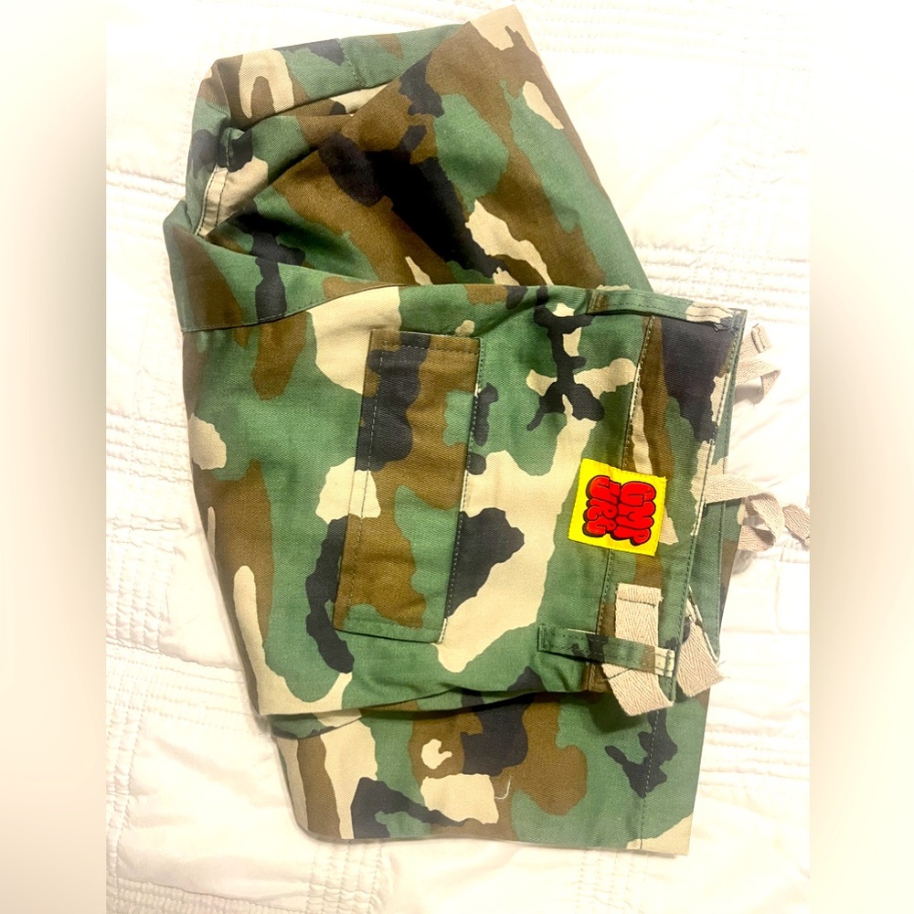 Empyre cargo pants, sz 28. BNWOT